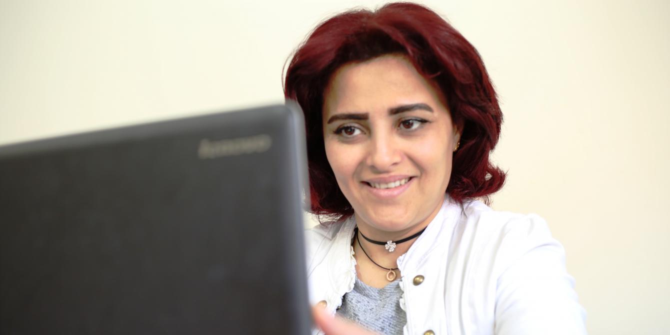 ماريا تكمل مسيرتها العلمية من بعد اللجوء ماريا تكمل مسيرتها العلمية من بعد اللجوء