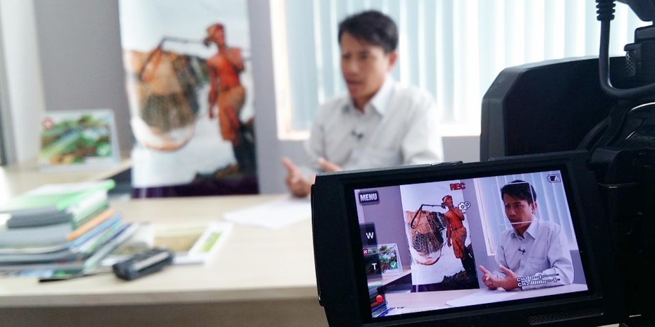 Naratevy Kek/Oxfam media contact, Sothea during the interview with VOA