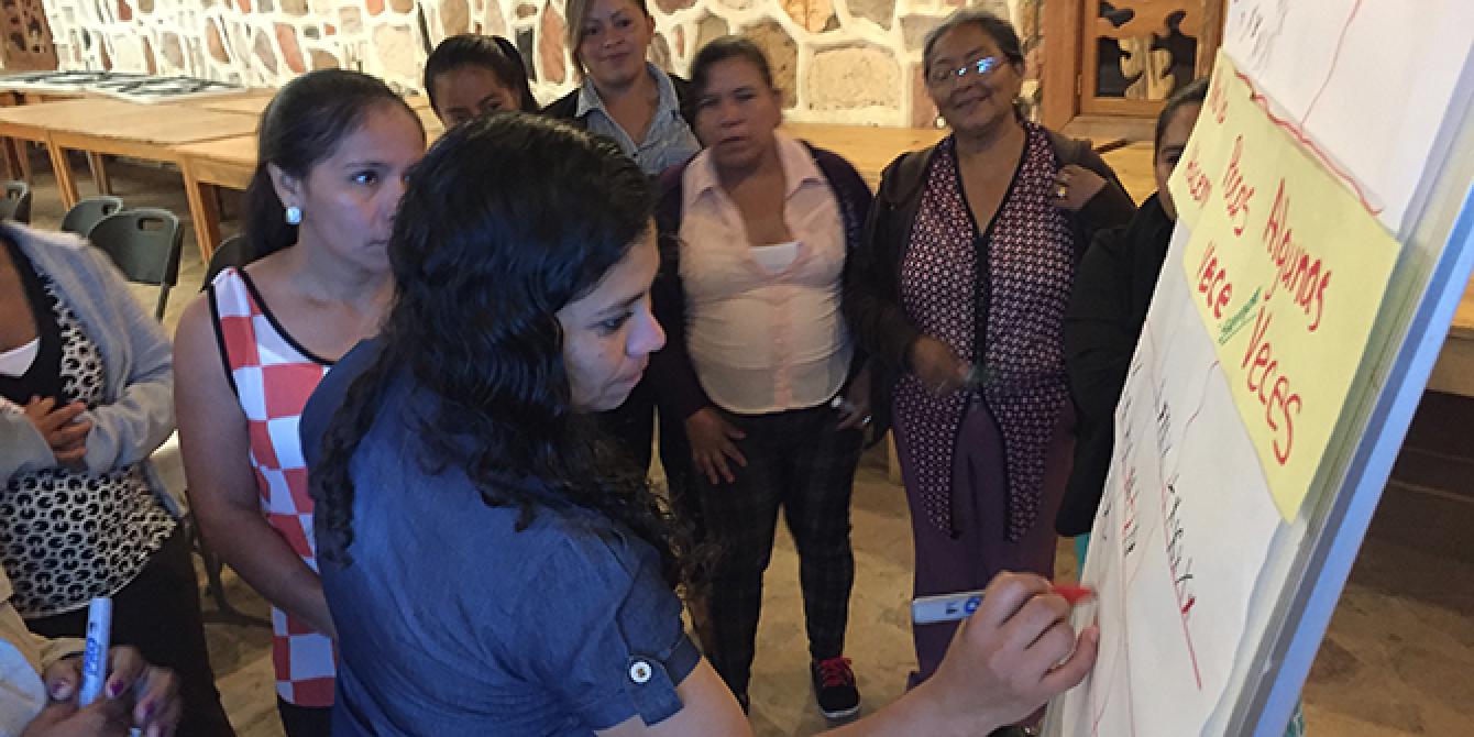 Redes de mujeres y organizaciones de mujeres y feministas construyen una Agenda Política conjunta basada en 7 puntos de exigencia de sus derechos. Foto: Xiomara Sierra / Oxfam